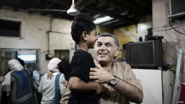 حصل الناشط الحقوقي البحريني نبيل رجب على عفو ملكي أطلق بموجبه سراحه من السجن