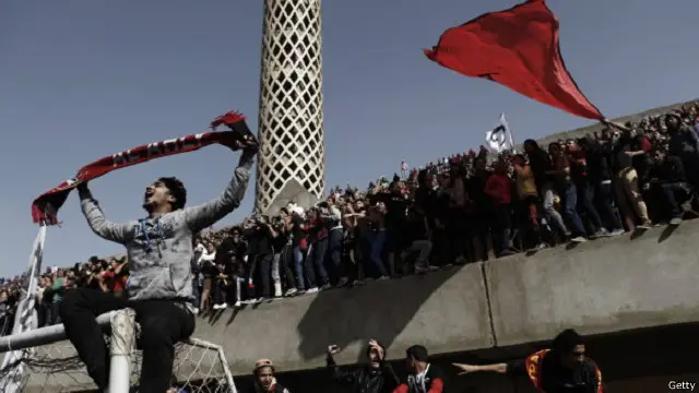 يطالب جماهير الأهلي بحضور التدريبات في ملعب مختار التتش التابع للنادي 