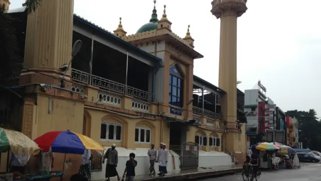 Masjid Petchampek