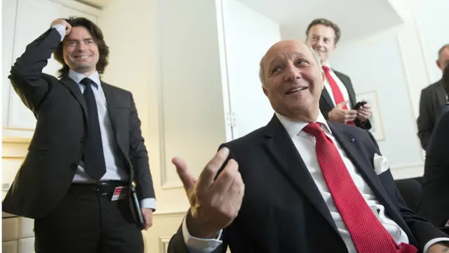 لوران فابیوس، وزیر خارجه فرانسه گفته است که با وجود مواضع فرانسه در جریان مذاکرات هسته‌ای، اطمینان دارد که شرکت‌های فرانسوی "سهم منصفانه‌ای" از بازار پس از تحریم ایران را به دست خواهند آورد.