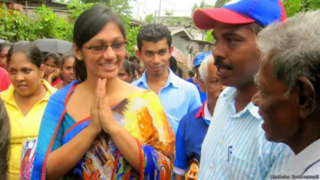 "සමාජය යටහත් කරගෙන ඉන්න පුළුවන් පිරිසක් දේශපාලකයෝ විය යුතුයි කියන ආකල්පමය දුර්වලතාවයක් සමාජයේ තියෙනවා
අපේ සුන්දරකම, අපේ සියුමැලිකම අපේ දුර්වලකමක් හැටියට සමාජය දකිනවා."