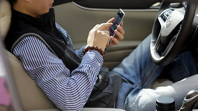 Nhắn tin bằng điện thoại di động