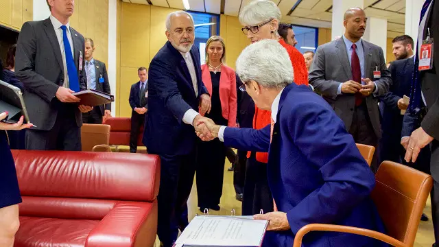 مذاکرات کاروں کو ہر وقت نہایت پیچیدہ معاملات کے ایک ملغوبے کو نظر میں رکھنا تھا۔ 