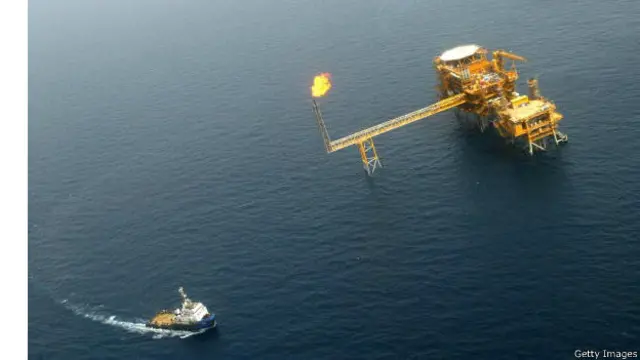 شرکت‌های نفتی غربی سرمایه‌گذاری در صنایع نفت و گاز ایران را به دلیل تحریم‌ها متوقف کرده‌اند