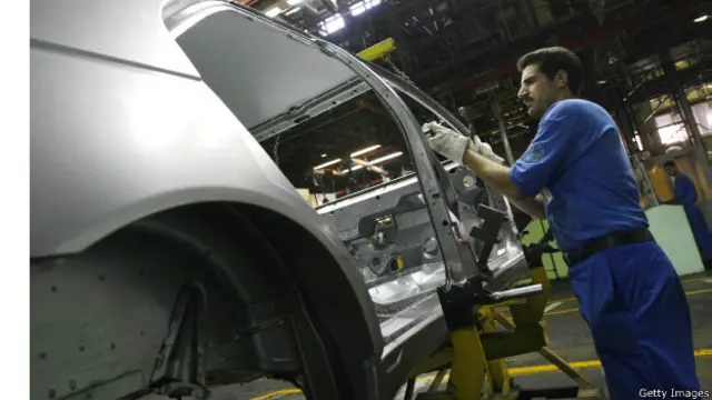 پژو سابقه طولانی در مشارکت با ایران خودرو دارد