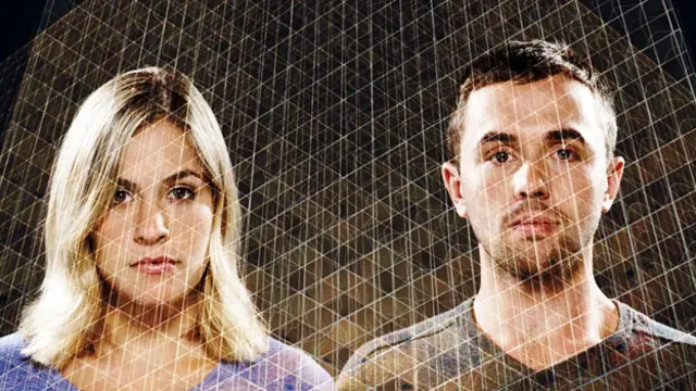 盲听能减少其他偏见，有研究发现乐团明显给予女性音乐家更多机会