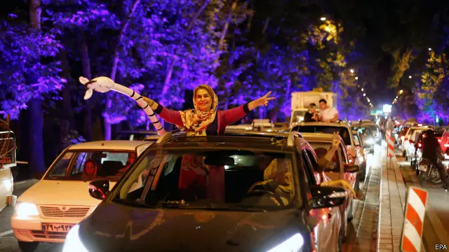 اس معاہدے کی وجہ سے ایران میں موجود عام رائے کو بھی چیلنج ہو سکتا ہے جس کی جڑیں 1979 میں اسلامی ریاست کے قیام سے اب تک امریکہ دشمنی پر مبنی ہیں