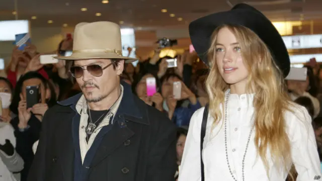 Весной супружеская пара на частном самолете прилетела в Австралию для съемок пятой части фильма "Пираты Карибского моря"