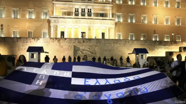 希腊国会门外的示威者