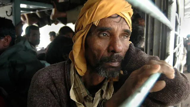 रोजी रोटी की तलाश में बिहार से पलायन बढ़ा है.