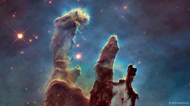 Hubble teleskobundan Eagle Nebula'nın "Yaradılış Sütünları" fotoğrafı (HST/NASA/ESA)