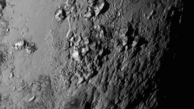 Kosmik zonddan göndərilən imiclər indiyədək Plutonu əks etdirən görüntülərdən əhəmiyyətli dərəcədə keyfiyyətlidir.