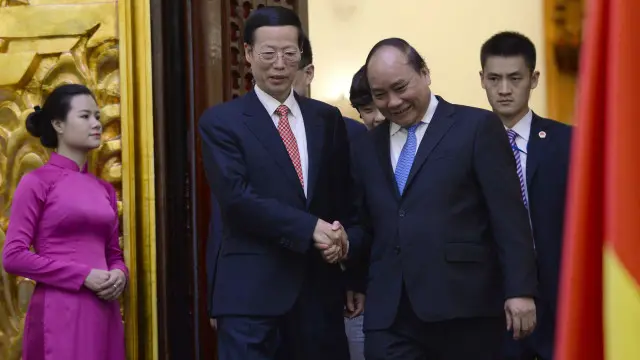Phó Thủ tướng Nguyễn Xuân Phúc cũng đã gặp mặt ông Trương Cao Lệ trong ngày đầu của chuyến viếng thăm