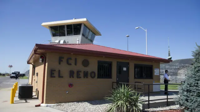 美国总统奥巴马前往该监狱视察