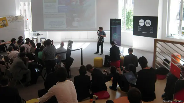 Дмитрий Лопатин на конференции в Париже