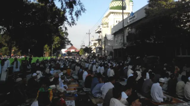 Toleransi antar umat beragama di Kota Malang, menurut pengurus Masjid Agung Jami telah berlangsung lama.