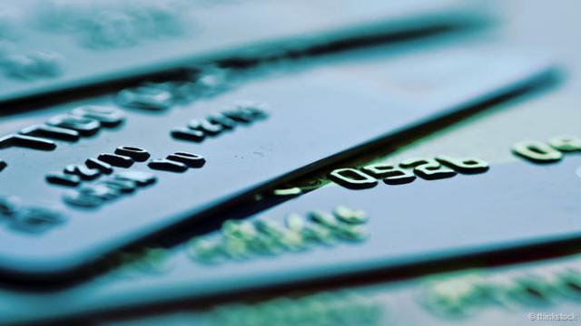 智商超过140的人刷爆信用卡的几率是普通人的两倍（图片来源：Thinkstock）