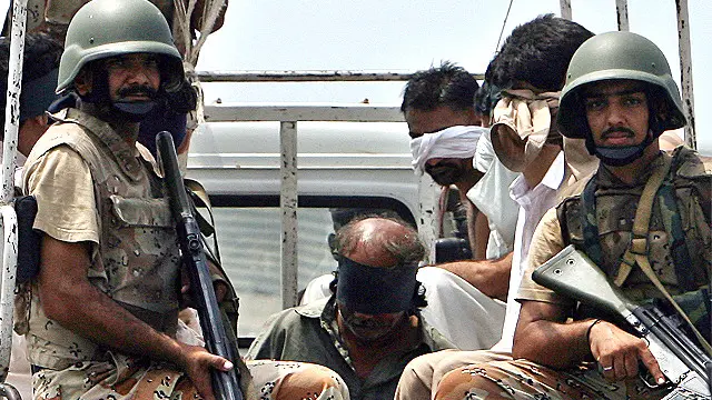 کراچی آپریشن میں جب رینجرز کو مرکزی کردار دیا گیا تھا تو ساتھ میں انسداد دہشت گردی کے ایکٹ 1997 کے تحت کسی بھی مشتبہ شخص کو 90 روز کے لیے زیر حراست رکھنے کے اختیارات بھی دیے گئے تھے