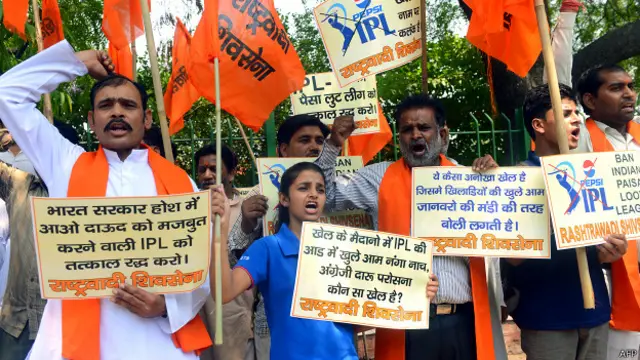 आईपीएल के खिलाफ प्रदर्शन.