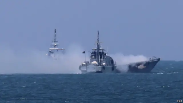 मिस्र की नौसेेना के जहाज़ में लगी आग