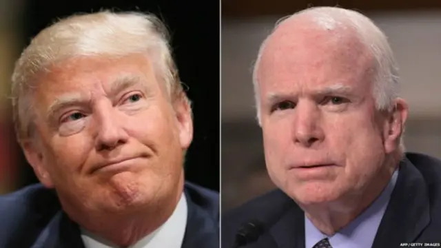Ông Trump (trái) nói ông McCain (phải) trở thành anh hùng chỉ do từng là tù binh chiến tranh
