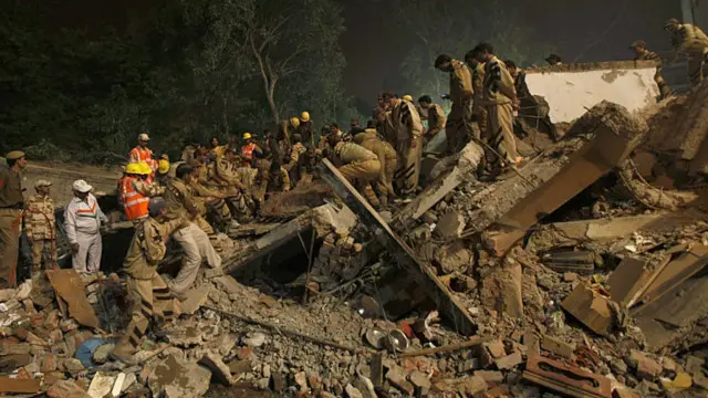 بھارت میں عمارتوں کے منہدم ہونے کے واقعات اکثر اوقات پیش آتے ہیں( فائل فوٹو)