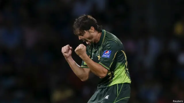 سری لنکا کے دونوں اوپنرز پاکستانی بولر انور علی کا شکار بنے