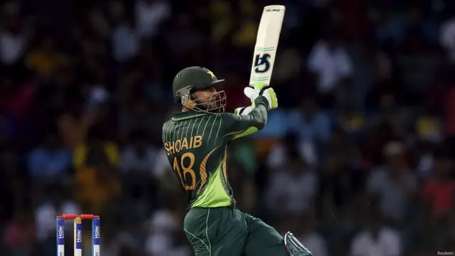 پاکستانی اننگز کے آخری اوورز میں شعیب ملک اور محمد رضوان نے پانچویں وکٹ کی شراکت میں 59 رنز بنائے۔