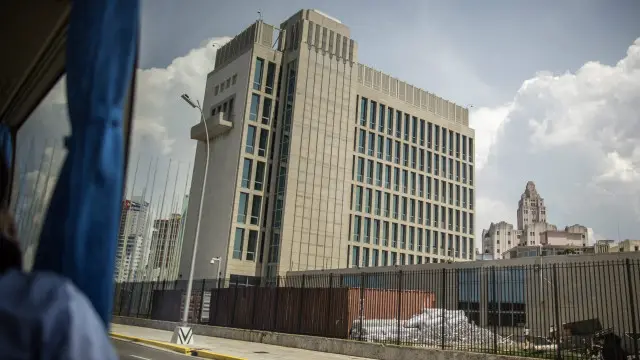 Meskipun AS dan Kuba akan membuka kedutaan, larangan bagi warga Amerika ke Kuba masih berlaku