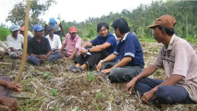 Aldi Haryopratomo masih keluar dan menemui pelanggan baru dan lamanya