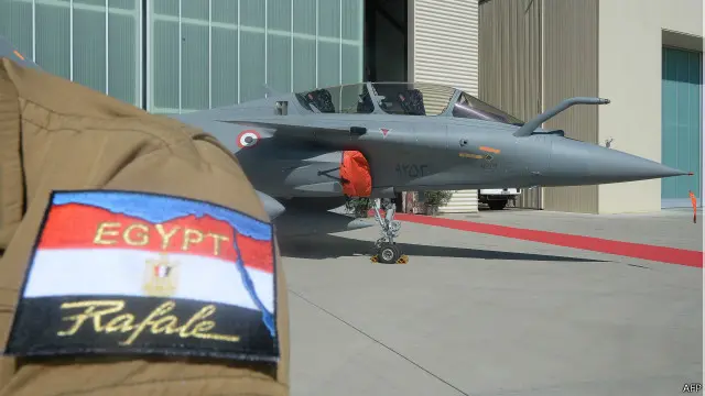 سلمت المقاتلات الثلاث إلى السلطات المصرية في قاعدة جوية جنوبي فرنسا.