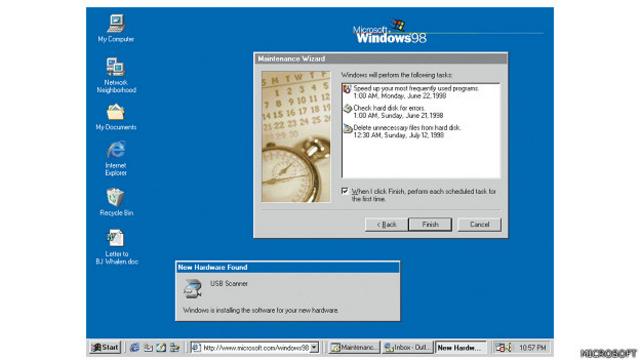 Imagen de la navegación con el Windows 98 de Microsoft, lanzado en 1998