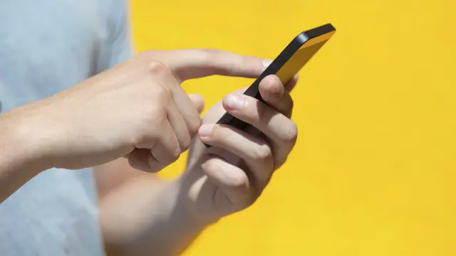 دا څېړنه تېره میاشت د پنسلوانیا پوهنتون د یوه څېړونکي تموتي لایبرټ د چمتو شوې ورته څېړنې پربنسټ درسره شوې ده، نوموړي ویلي وو له هرو ۱۰ انټرنېټ پاڼو نه د ۹ د کاروونکو معلومات درېیم لوري ته استول کېږي، چې معمولاً کاروونکي ''پرې هېڅ نه خبرېږي''.