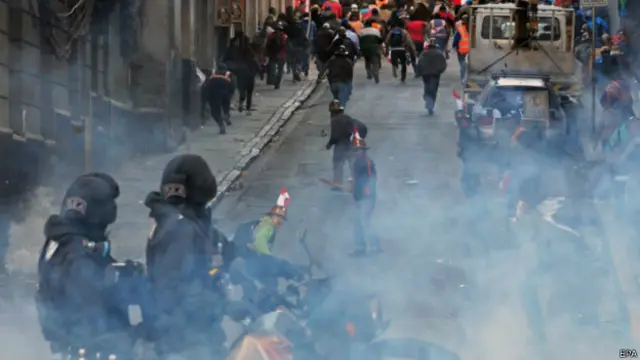 Las gasificaciones llevan a los transeúntes a evitar las principales arterias de la ciudad.