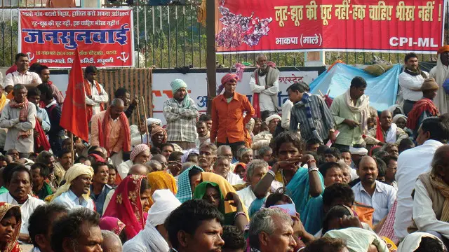 वाम मोर्चा समर्थक