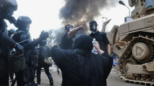 ایچ آر ڈبلیو کے مطابق مصر میں ہونے والے کریک ڈاؤن کے دوران سینکڑوں افراد ہلاک ہوئے جبکہ 40 ہزار سے زائد قید میں ہیں