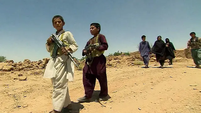 خشونتها نیز باعث شده که کودکان در صفوف نیروهای مسلح قرار گیرند 