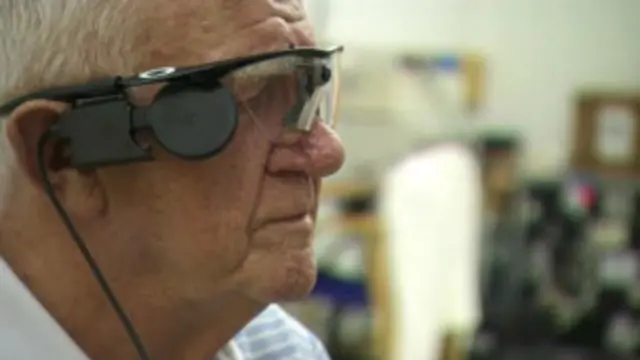 မစ္စတာ ဖလင်း ဘယ်လို အမြင် အာရုံကို ပြန်ရခဲ့ ပါသလဲ