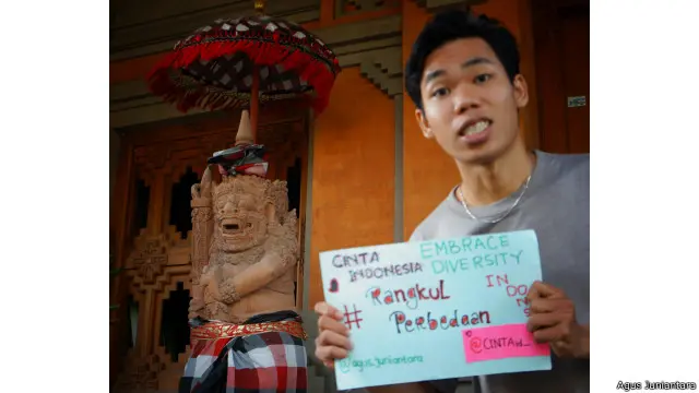 Agus Juniantara, asal Bali yang beragama Hindu juga turut dalam mengkampanyekan sebuah tujuan perdamaian baginya.