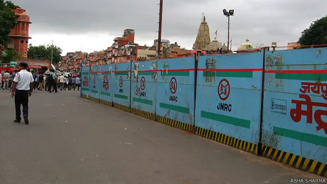 जयपुर में मेट्रो रेल का निर्माण कार्य.