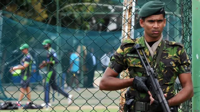 تیسرے ون ڈے میں تماشائیوں کی ہنگامہ آرائی کے بعد اس میچ کے لیے سخت حفاظتی انتظامات کیے گئے ہیں۔