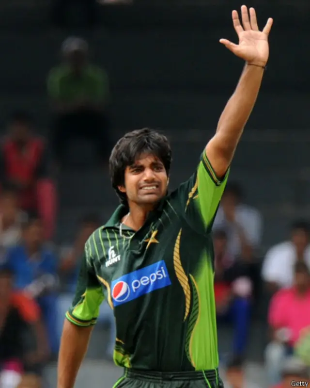 راحت علی نے پاکستان کی جانب سے تیسری وکٹ لی اور سری لنکن کپتان کو پویلین بھیجا۔