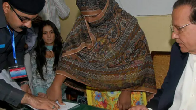 asia bibi signing petion