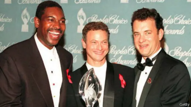 Улюблений фільм багатьох поколінь кіноманів, а також володар 6 Оскарів – "Форест Гамп" опинився в останній третині списку. Зліва направо Мікелті Вільямсон, Гері Сініз і Том Генкс