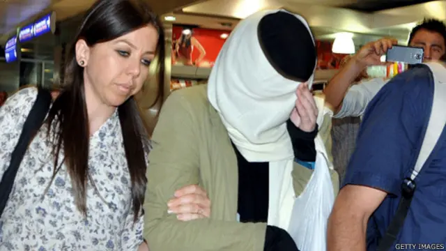 Варвара Караулова в аэропорту