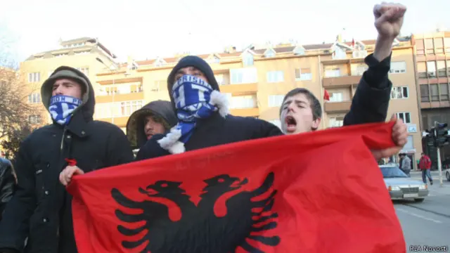 Ликование косоваров в день провозглашения независимости (17 февраля 2008 г.)