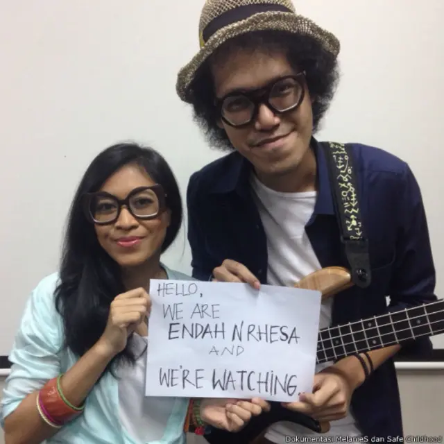 Duo musisi Endah N Rhesa berpartisipasi dalam gerakan Safe Childhood di Hari Anak. 