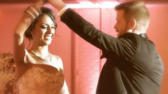 دولہا اور دلہن اب بھارت میں شادی بیاہ کی تقریبات میں مشترکہ پرفامنس کا ارادہ رکھتے ہیں 