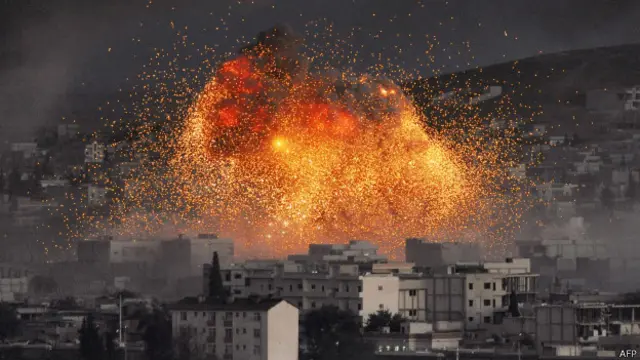 Geçen yıl Kobani'de YPG ve IŞİD arasında yaşanan şiddetli çatışmalar Türkiye'den takip edilmişti.