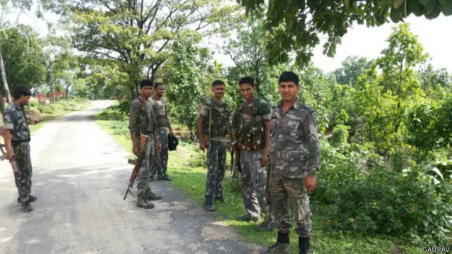 मौके पर पंहुचे झारखंड पुलिस के जवान